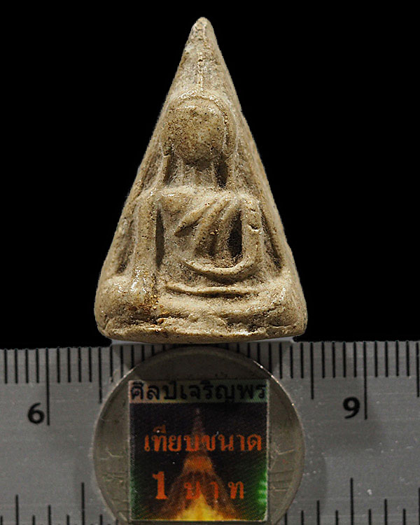 พระผงนางพญา(หายากมาก เนื้อจัด) ผสมผงเก่าบางขุนพรหม อาจารย์เชื้อ วัดสะพานสูง กรุงเทพฯ ปี ๒๕๐๕ สภาพสวย - 3