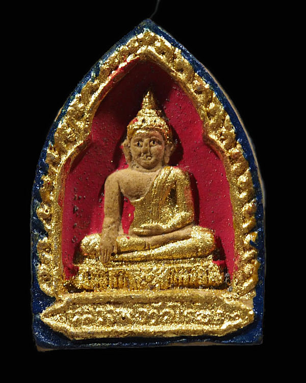 พระผงลงรักปิดทอง (กรรมการ) หลวงพ่อวัดไร่ขิง จ.นครปฐม โรยผงตะไบ พิมพ์สามเหลี่ยมปี 2813 เนื้อมวลสารผงเ - 1
