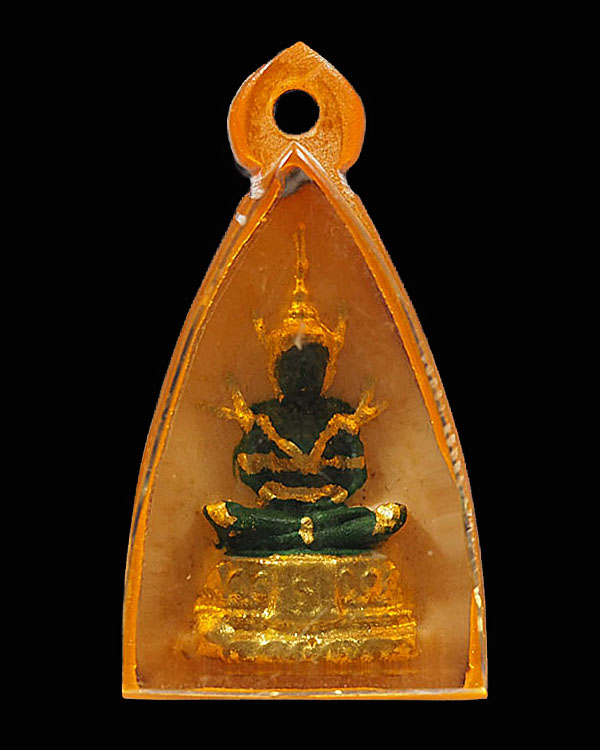 พระแก้วมรกรต พิมพ์เล็ก เนื้อเรซินเลี่ยมเดิมจากวัด  ทรงเครื่องฤดูร้อน ลงรักปิดทอง หลัง หลวงพ่อเริ่ม ว - 1