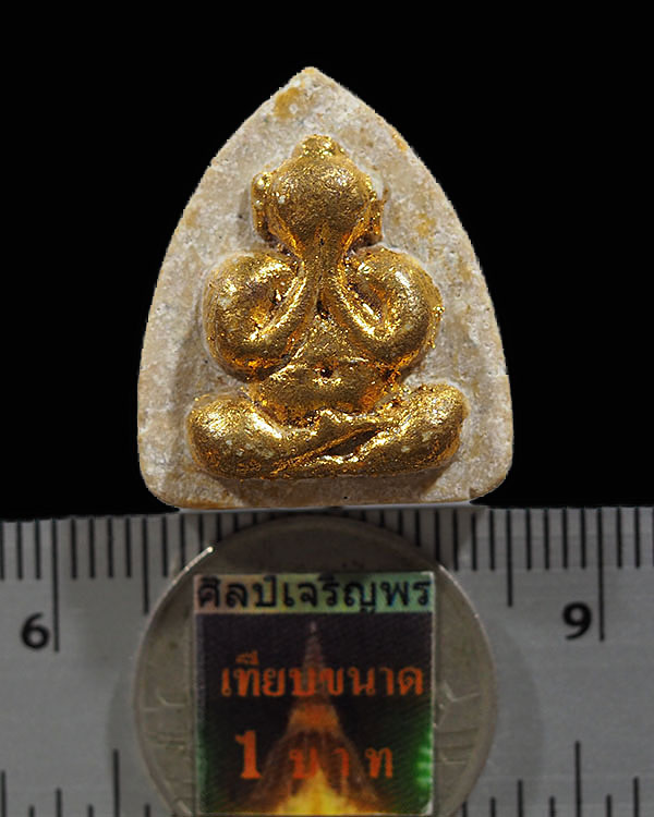 พระปิดตา หลวงพ่อแจ๋ ติสฺสโร วัดโพธิ์เฉลิมรักษ์ จ.ฉะเชิงเทรา เนื้อผงเกสร หายากแล้วครับ องค์นี้เป็นปิด - 3