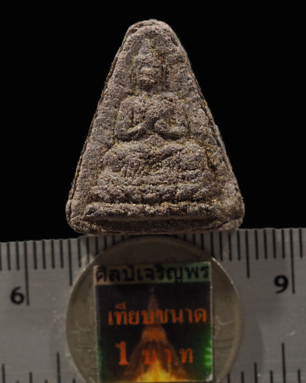 พระของขวัญเนื้อผงคลุกรักหรือ พิมพ์ปางปฐมเทศนา ปี 2502 เนื้อผง+เกศา หลวงปู่เฮี้ยง วัดป่าฯ ชลบุรี - 3
