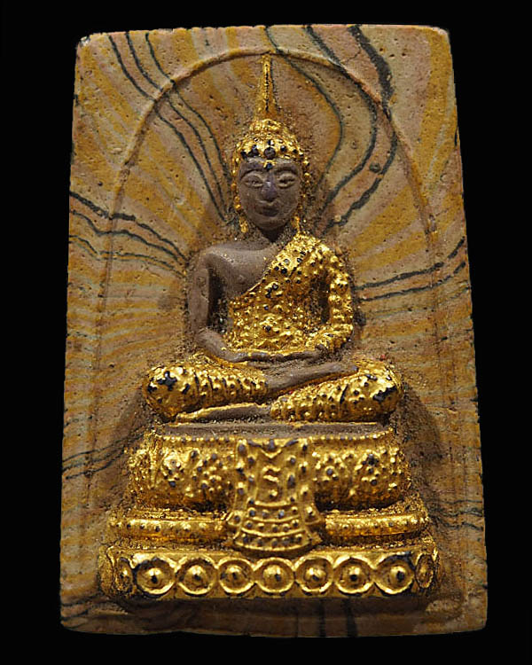 พระแก้วมรกรต ทรงเครื่องฤดูฝน ลงรักปิดทอง หลังยันต์ดวงประสูติพระพุทธเจ้า หลวงพ่อเริ่ม วัดบางพระ จ.ชลบ - 1