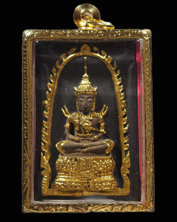 พระแก้วมรกตพิมพ์ใหญ่ ลงรักปิดทอง หลังยันต์ดวงประสูติพระพุทธเจ้า หลวงพ่อเริ่ม วัดบางพระ จ.ชลบุรี พิธี - 4