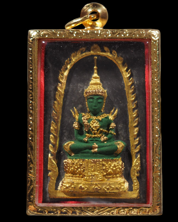 พระแก้วมรกตพิมพ์ใหญ่ ลงรักปิดทอง หลังยันต์ดวงประสูติพระพุทธเจ้า หลวงพ่อเริ่ม วัดบางพระ จ.ชลบุรี พิธี - 4