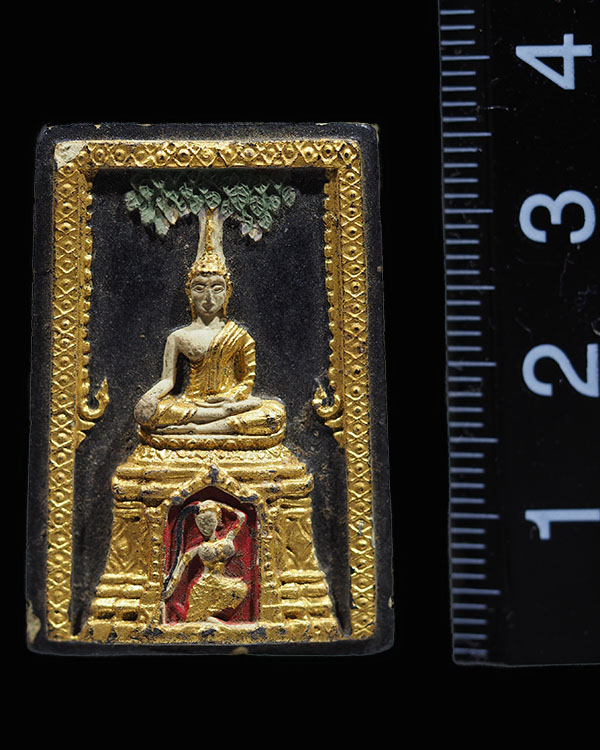 พระเนื้อผงลงรักปิดทอง พิมพ์ชนะมาร(พิมพ์หายาก) หลวงพ่อเริ่ม วัดบางพระ จ.ชลบุรี ปี 2512 - 3
