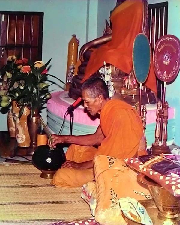 พระสมเด็จพิมพ์ประทานพร หลวงพ่อเมี้ยน วัดบ่อทองหลาง จ.ประจวบคีรีขันธ์ หลวงพ่อพาน วัดโป่งกระสัง ร่วมป - 5