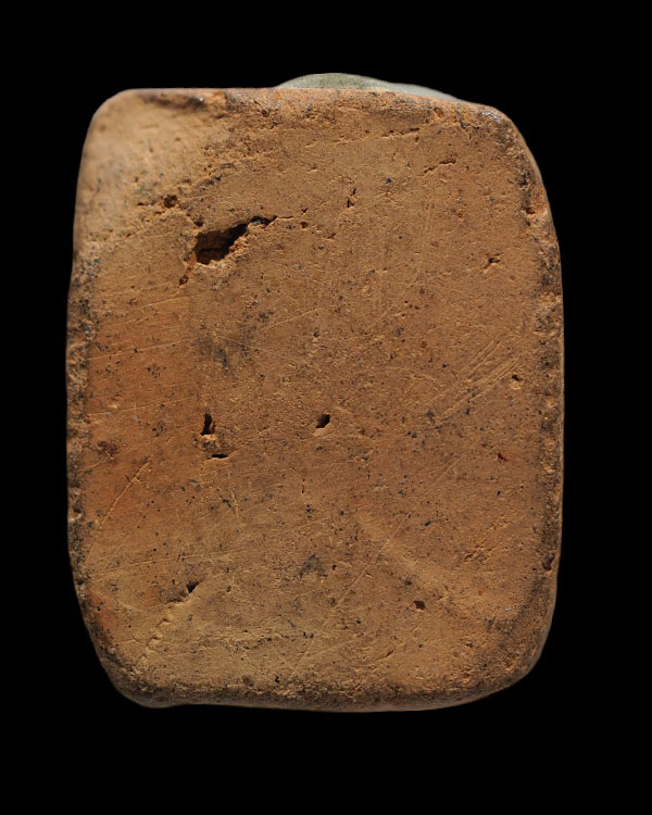 พระพิมพ์พระพุทธเจ้าทรงไก่(ขี่ไก่) หลวงพ่อปาน เนื้อดินเผา อุดผง ออกในปี 2527 เสกโดยหลวงพ่อฤาษีลิงดำ ว - 3