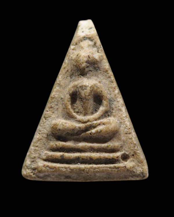 พระสมเด็จคะแนนหูบายศรี พิมพ์สามเหลี่ยม หลวงปู่นาค วัดระฆังโฆสิตาราม กรุงเทพฯ มวลสารผสมผงเก่า ปี 2500 - 2