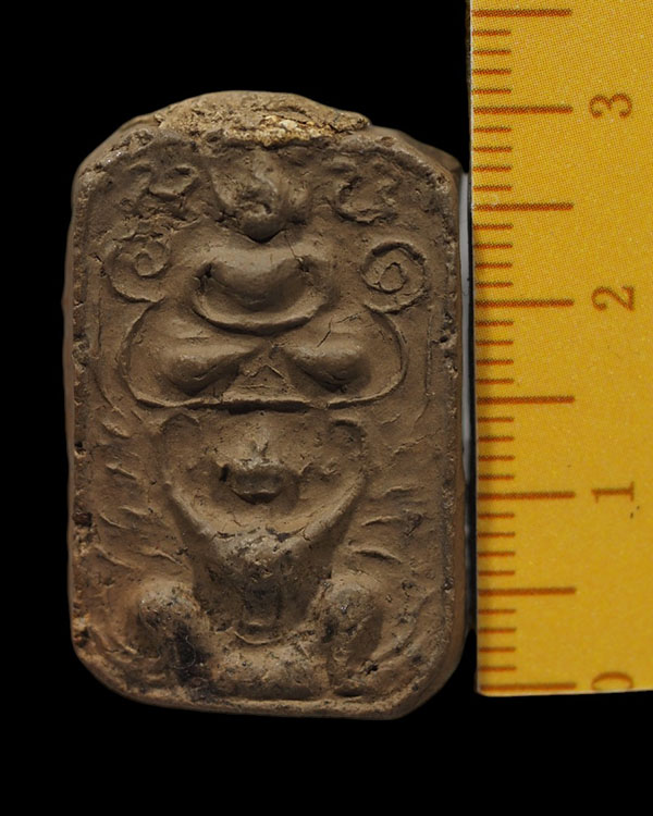 พระเนื้อดินสร้างล้อพิมพ์หลวงพ่อปาน พิมพ์ทรงครุฑ  พระเก่ามีอายุเกจิ  สายอยุธยาสร้าง  องค์พระจะยาวกว่า - 4