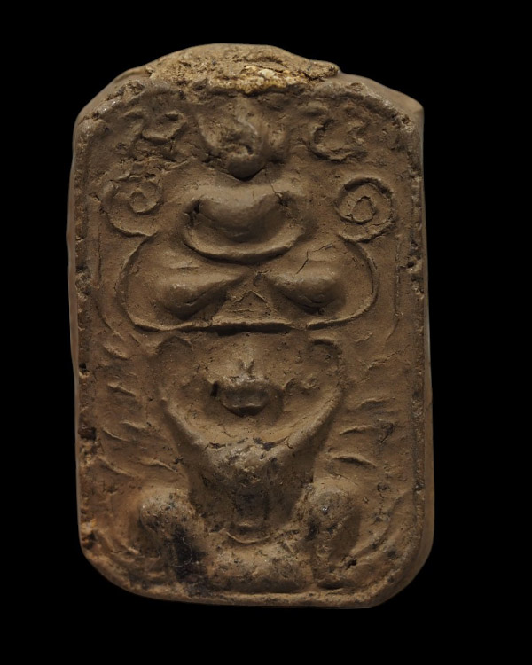 พระเนื้อดินสร้างล้อพิมพ์หลวงพ่อปาน พิมพ์ทรงครุฑ  พระเก่ามีอายุเกจิ  สายอยุธยาสร้าง  องค์พระจะยาวกว่า - 5