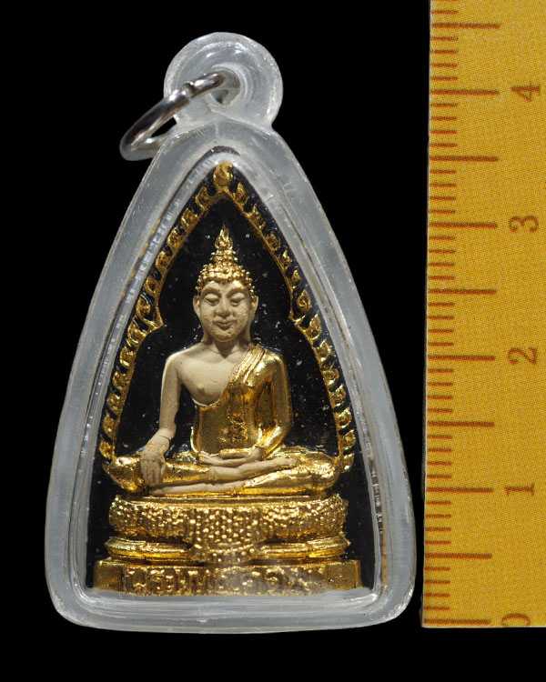 พระผงลงรักปิดทอง พระพุทธโคดม หลวงพ่อขอม วัดไผ่โรงวัว จ.สุพรรณบุรี พิมพ์หายากครับ น่าจะสร้างราวยุคปี - 4