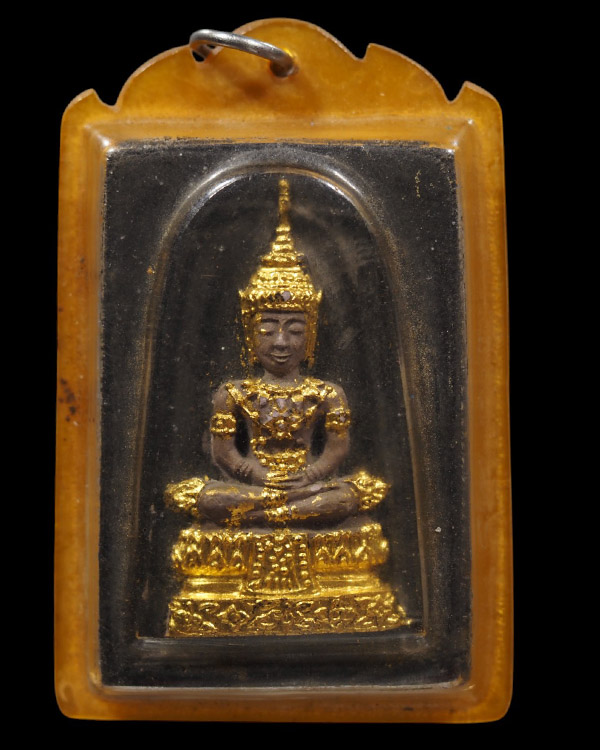 พระพิมพ์พระแก้วมรกต หลังยันต์ดวง ปี 2513 จัดสร้างโดยพระมหาสง่า โดยให้ท่านเจ้าคุณนรฯปลุกเสก ณ พระอุ - 2