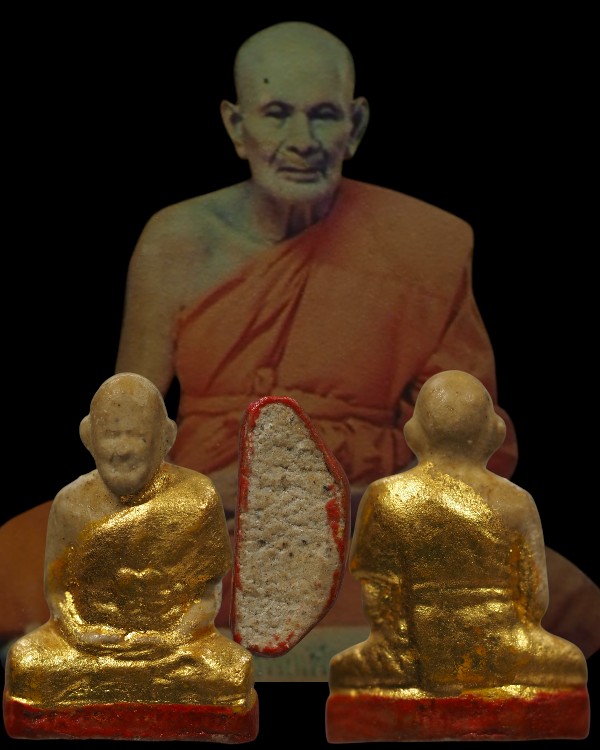 พระผงรูปเหมือนหลวงปู่เผือก วัดกิ่งแก้ว จ.สมุทรปราการ ปี12 (ผสมอัฐิหลวงปู่เผือก) เนื้อผงปิดทองเดิม ฐา - 1