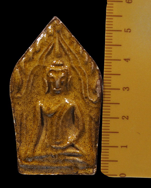 พระขุนแผนเคลือบพิมพ์ทรงพลใหญ่ หลังแปะแผ่นตะกรุดทองแดง จารย์ยันต์ พระสวย น่าจะเกจิสายอยุธยาจัดสร้าง - 4