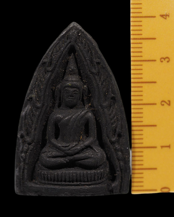 พระผงพิมพ์ชินราช พิมพ์ใหญ่ หลวงพ่อกล้าย วัดหงส์รัตนาราม บางกอกใหญ่ ธนบุรี (กรุงเทพฯ) ยุคปี ๒๔๘๕ เนื้ - 4