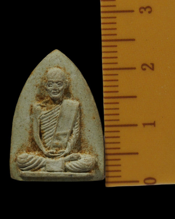 พระผงรูปเหมือน พิมพ์สามเหลี่ยม เจ้าคุณนรฯ วัดเทพศิรินทร์ กรุงเทพ หลวงปู่โต๊ะ วัดประดู่ฉิมพลี ปลุกเศก - 4