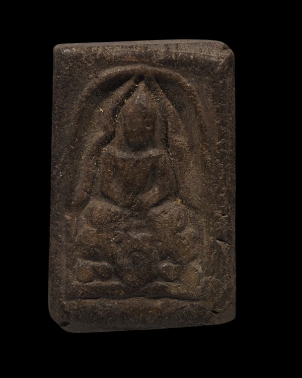 พระสมเด็จแหวกม่านหลังยันต์กลับ เนื้อดินพิมพ์คะแนน  หลวงพ่อยงยุทธ วัดเขาไม้แดง ชลบุรี   ปี 2509 เนื้อ - 2