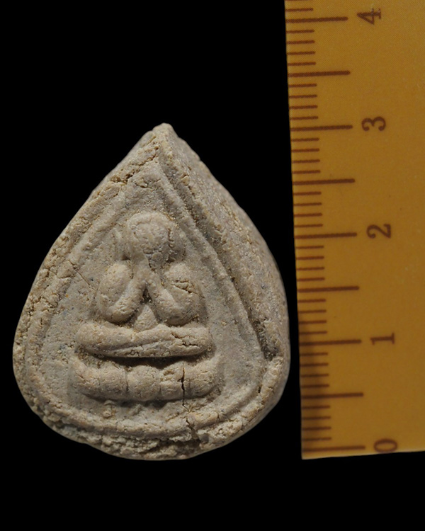 พระปิดตามีลาภ ยุคต้น หลวงพ่อแช่ม วัดดอนยายหอม จ.นครปฐม ปี 2514  พระปิดตามีลาภ ซึ่งเป็นพระปิดตายุคแรก - 4