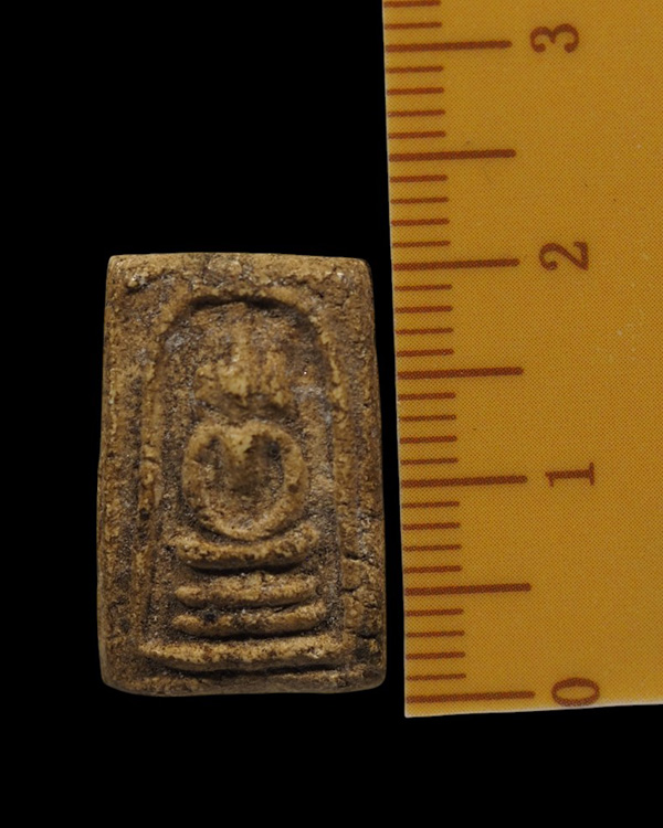 สมเด็จพิมพ์คะแนน หลังตราโล่ตำรวจ ปี ๒๕๐๙ วัดอรุณราชวราราม หลวงพ่อเงิน หลวงปู่นาค หลวงพ่อเต๋   “ สมเด - 4