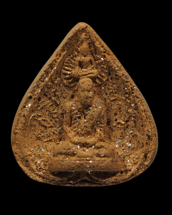 พระเนื้อดินพิมพ์กลีบบัว รูปเหมือน หลวงปู่โต๊ะ วัดกำแพง จ.สิงห์บุรี โรยกากเพชร สร้างรุ่นโบสถ (สร้างน้ - 2