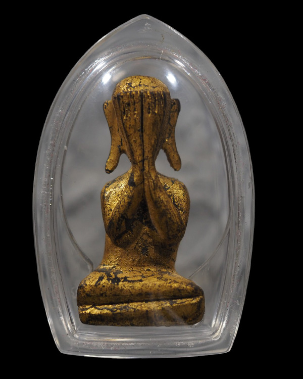 พระปิดตาไม้แกะโบราณ ลงรักปิดทองเก่า  แกะลอยองค์ เจ้าของเดิมเลี่ยมไว้  ไม่ทราบที่ แต่เก่าสวยมาก - 2