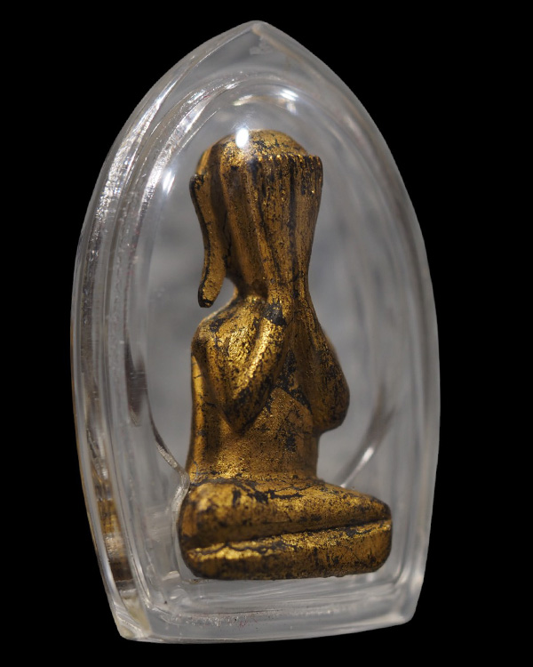 พระปิดตาไม้แกะโบราณ ลงรักปิดทองเก่า  แกะลอยองค์ เจ้าของเดิมเลี่ยมไว้  ไม่ทราบที่ แต่เก่าสวยมาก - 3