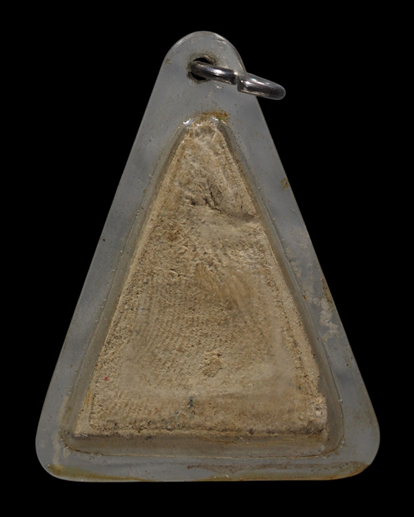 พระสมเด็จนางพญาเนื้อดิน เก่าโบราณ  เลี่ยมเก่า  เนื้อหาสวยมีเสน่ห์ ไม่ทราบที่ - 3