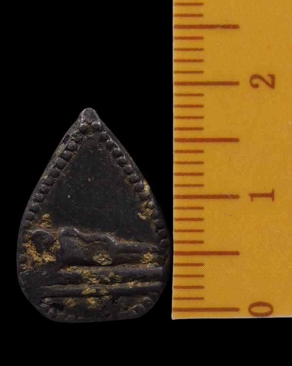 พระพิมพ์ปางไสยาสน์ (พระประจำวันอังคาร) หลวงพ่อเดิม วัดหนองโพ จ.นครสวรรค์ พิมพ์กลีบบัว หลังยันต์ เนื - 4