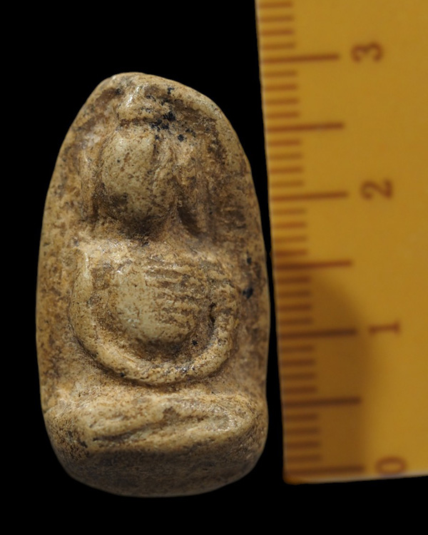 พระผงพิมพ์วัดพลับ กรุวัดอัมพวา บางกอกน้อย กรุงเทพฯ พ.ศ.๒๔๘๔ เนื้อจัดมากๆ ยังกับสมเด็จ - 4