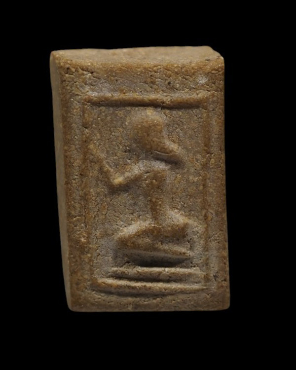 พระพิมพ์นางกวัก พิมพ์เล็ก หลวงพ่อแฉ่ง วัดบางพัง จ.นนทบุรี เนื้้อผงน้ำมัน ปี 2497 หายาก - 2