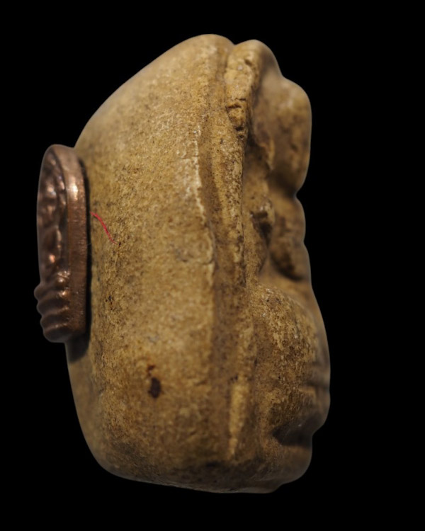 นางกวักเนื้อผงพิมพ์ใหญ่หลังเบี้ย พระโบราณ เนื้อเก่าจัด ไม่ทราบที่ เจ้าของเดิมนำไปใส่ตลับ และนำพระปร - 3