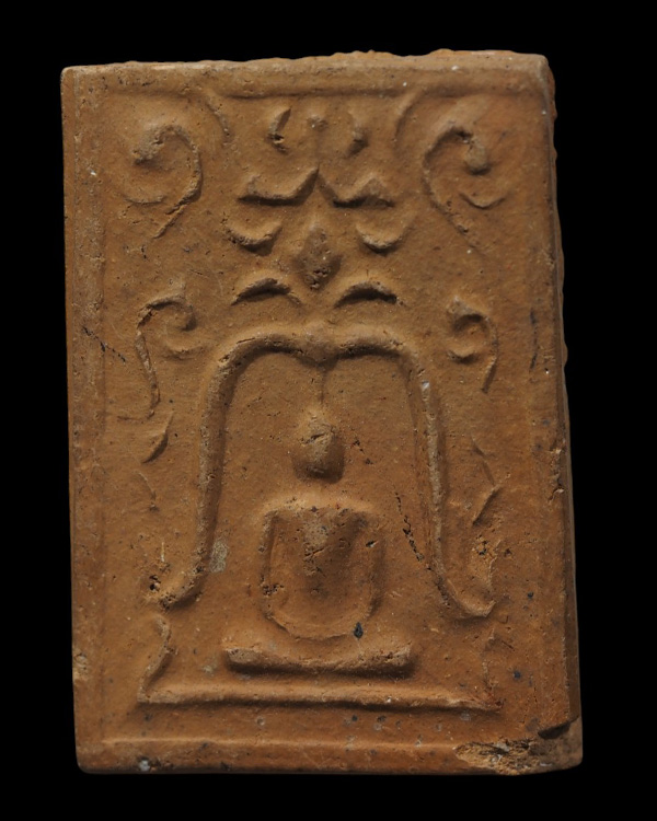 พระสมเด็จพิมพ์ซุ้มระฆังข้างลายกนก เจ้าคุณเที่ยง วัดระฆังฯ กรุงเทพฯ สร้างจากเนื้อดินหุ่นหรือดินไทย ที - 2