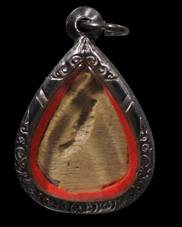 พระสมเด็จพิมพ์ใบโพธิ์ เนื้อผงวัดระฆังล้วน ปลุกเสกพิธีอินโดจีน วัดสุทัศน์ หลวงพ่อสุพจน์ ปี ๒๔๘๔ หลว - 3