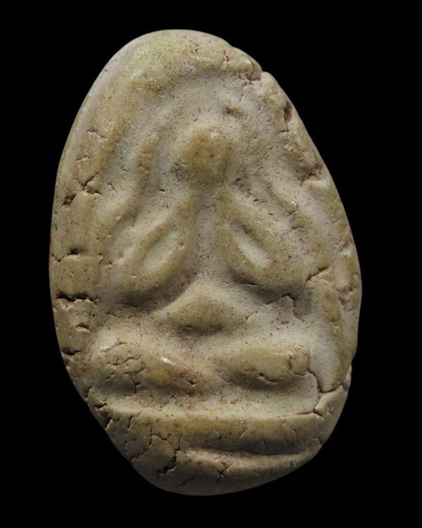 พระปิดตาพิมพ์เม็ดบัว พิมพ์เล็ก เนื้อผง พระเก่ามีอายุ ไม่ทราบที่ - 5