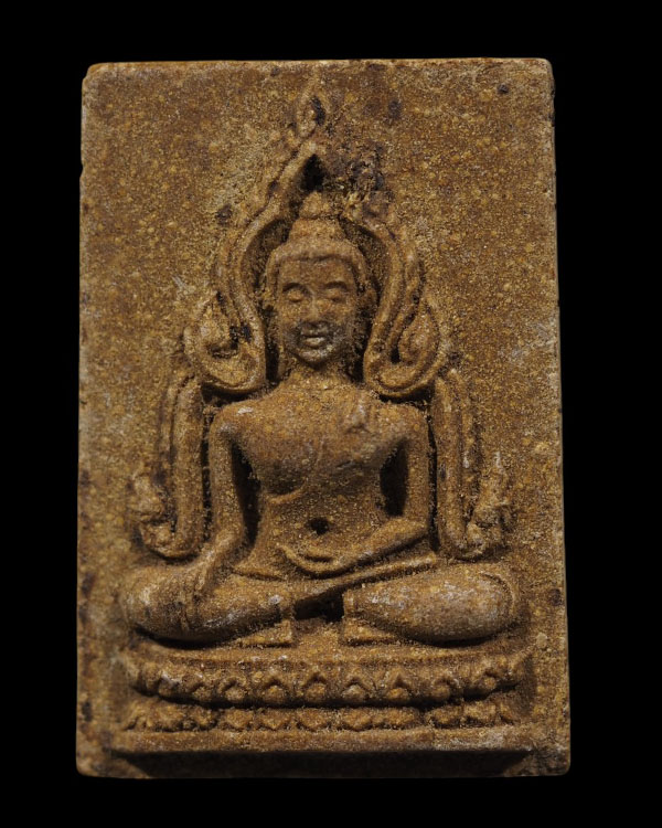 พระผงพิมพ์หลวงพ่อเพชร หลังยันต์ เนื้อว่าน 108 จัดสร้างโดย หลวงพ่อ สุรินทร วัดสุขุมาราม ทำพิธี พุทธาภ - 2