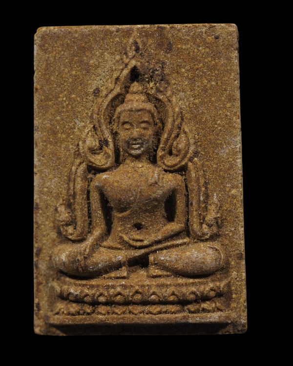 พระผงพิมพ์หลวงพ่อเพชร หลังยันต์ เนื้อว่าน 108 จัดสร้างโดย หลวงพ่อ สุรินทร วัดสุขุมาราม ทำพิธี พุทธาภ - 5