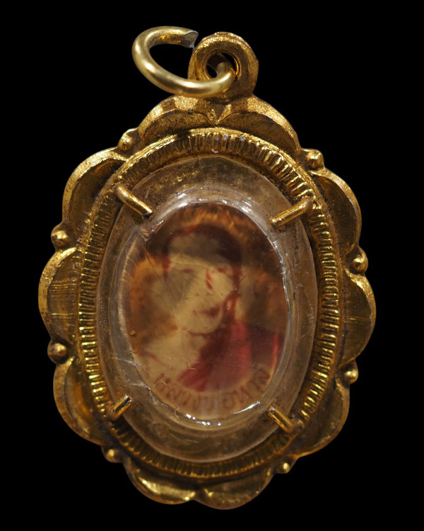 เหรียญล็อกเก็ตสี หลวงพ่อหวล วัดพิกุล บางเชือกหนัง ตลิ่งชัน กรุงเทพฯ  หลังยันต์เกราะเพชร ปี 2518  ศิษ - 5