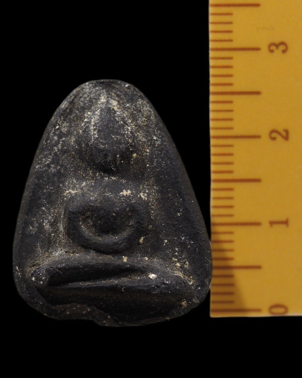 พระผงพิมพ์วัดพลับ เนื้อดำ วัดประสาทบุญญาวาส กรุงเทพฯ พิธีใหญ่ ปี ๒๕๐๖ มวลสารผสมผงวัดระฆัง และสมเด็จบ - 4