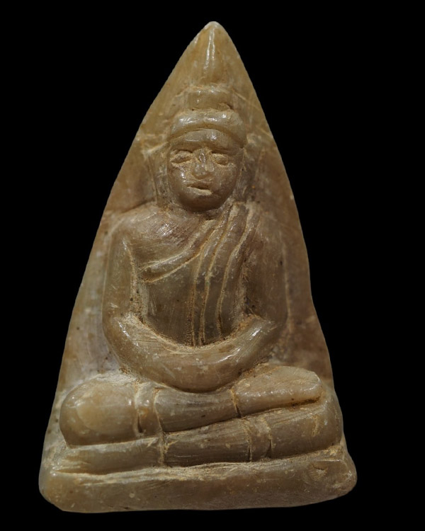 พระพุทธ ปางสมาธิพิมพ์ใหญ่  แกะจากหินสบู่แท้  ด้านหลังมีรอยจาร  พระสวยมาก พระเก่ามีอายุไม่ทราบพระเกจิ - 2