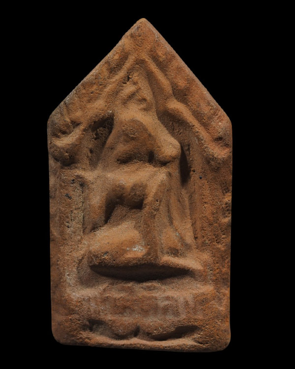 พระเนื้อดินพิมพ์นางกวัก พิมพ์ห้าเหลี่ยม พระเก่าไม่ทราบที่ ด้านล่างน่าจะมีชื่อหลวงพ่ออยู่แต่อ่านไม่ช - 2