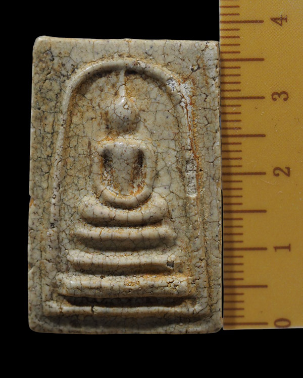 พระสมเด็จฐาน 3 ชั้น เนื้อเก่าจัด แตกลางา สภาพผ่านการใช้  ไม่ทราบที่  เนื้อแบบนี้โซนเดียวกับ หลวงปู่น - 4