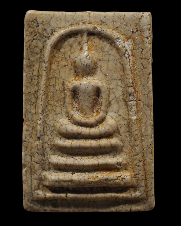 พระสมเด็จฐาน 3 ชั้น เนื้อเก่าจัด แตกลางา สภาพผ่านการใช้  ไม่ทราบที่  เนื้อแบบนี้โซนเดียวกับ หลวงปู่น - 5