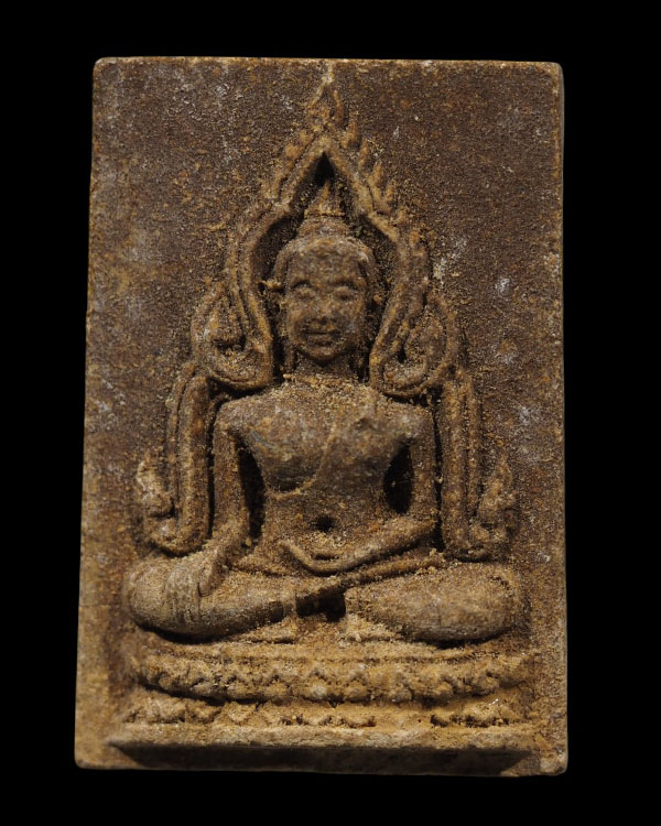 พระผงพิมพ์หลวงพ่อเพชร หลังยันต์ เนื้อว่าน 108 จัดสร้างโดย หลวงพ่อ สุรินทร วัดสุขุมาราม ทำพิธี พุทธาภ - 5