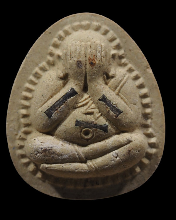 พระปิดตา "เหลือกิน เหลือใช้" เนื้อผง พิมพ์จัมโบ้  ฝังตะกรุดเงิน (หายาก) หลวงพ่อสมชาย ฐิตวิริโย วัดเข - 5