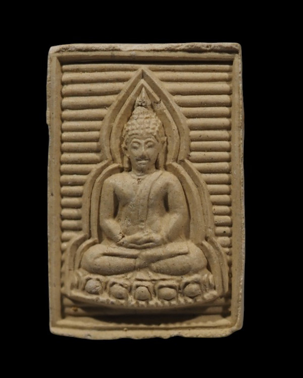 พระผงของขวัญหลังจีวร รุ่นแรก หลวงปู่ปันวัดแม่ยะ มวลสารหลักคือผงพรายกุมารหลวงปู่ทิม วัดระหารไร่ ส ปี  - 5