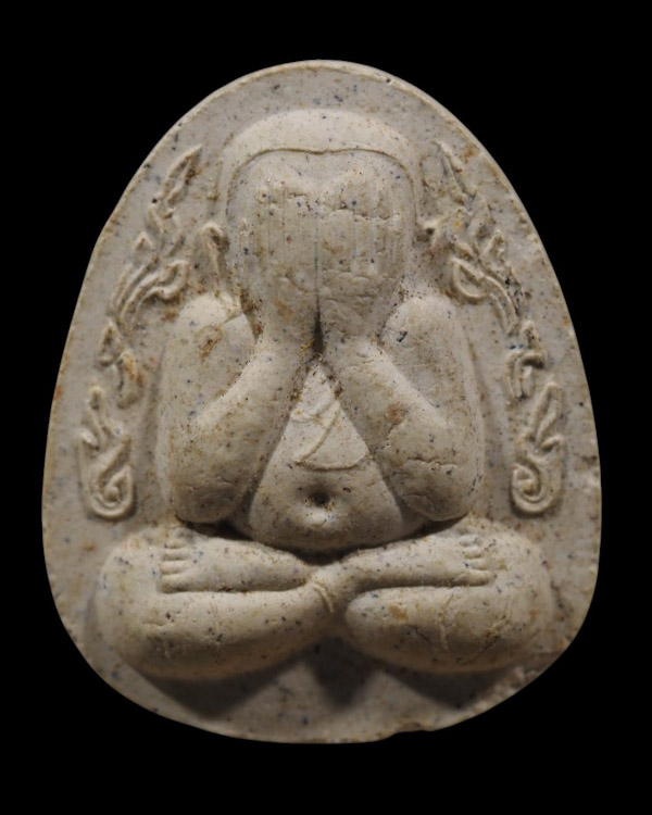 พระปิดตากนกข้าง หลวงปู่เหรียญ วรลาโภ วัดอรัญญพรรพต จ.หนองคาย รุ่นฉลองเจดีย์ ปี2539 - 5