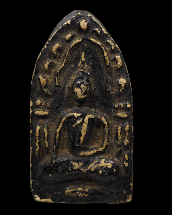 พระขุนแผน ซุ้มเรือนแก้ว พิมพ์ใหญ่  เนื้อผง ลงรักโบราณ  เก่าหนา เนื้อดี  องค์นี้พระเกจิสมัยก่อนสร้าง  - 5