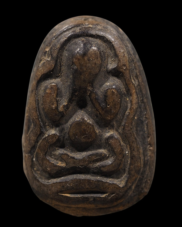  พระปิดตา พิมพ์ 2 หน้า  พิมพ์ใหญ่ พิมพ์พระปิดตากรุวังหน้า เนื้อผงคลุกรักผสมครั่ง  สภาพเก่าสวย  ตามข้ - 3