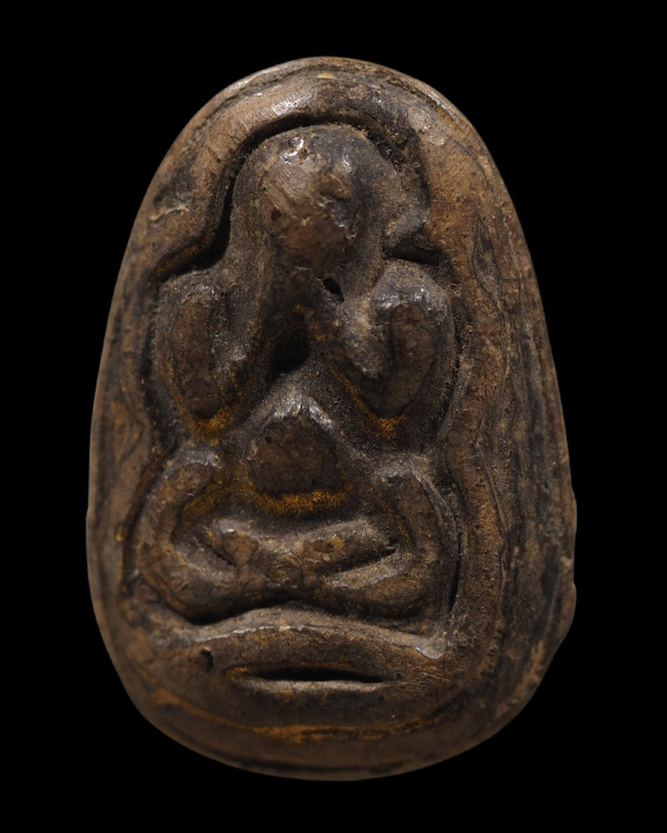  พระปิดตา พิมพ์ 2 หน้า  พิมพ์ใหญ่ พิมพ์พระปิดตากรุวังหน้า เนื้อผงคลุกรักผสมครั่ง  สภาพเก่าสวย  ตามข้ - 5