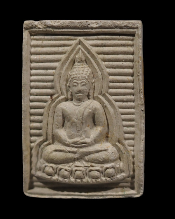 พระผงของขวัญหลังจีวร รุ่นแรก หลวงปู่ปันวัดแม่ยะ มวลสารหลักคือผงพรายกุมารหลวงปู่ทิม วัดระหารไร่ ส ปี  - 5